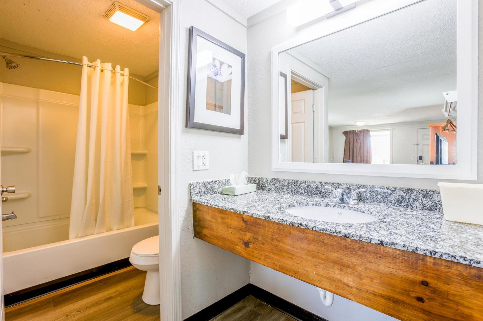 Cozy Garden Inn By Oyo Hwy 40 Richmond Esterno foto